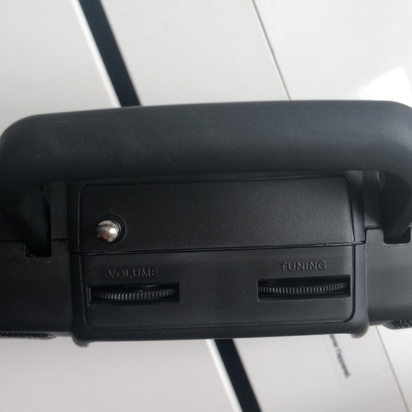 Beach radio vintage/ Retro miniature boombox Suntone Dual speaker radio - Picture 4 of 9